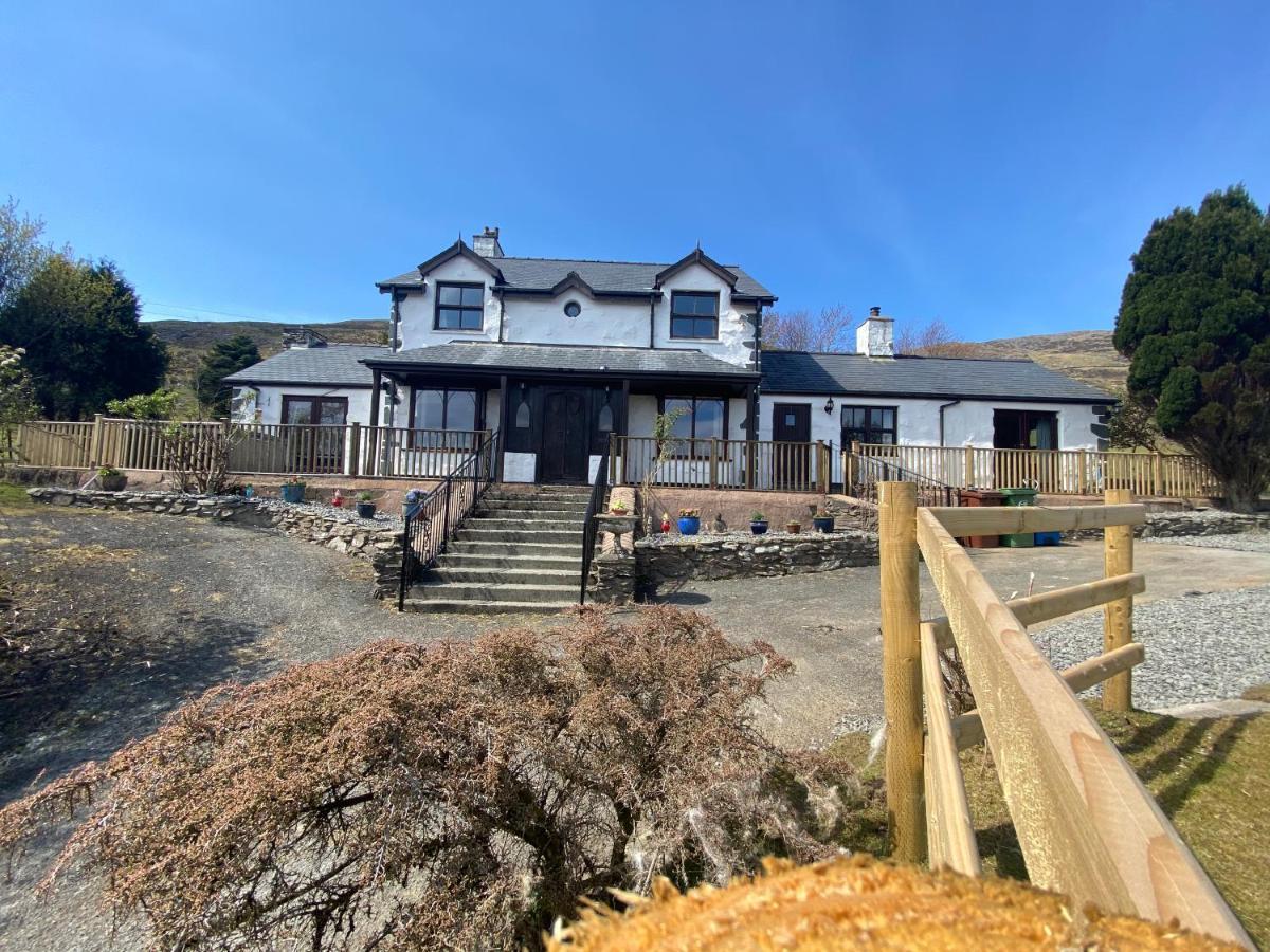 Вилла Beautiful Secluded Farmhouse With Hot Tub Бармут Экстерьер фото