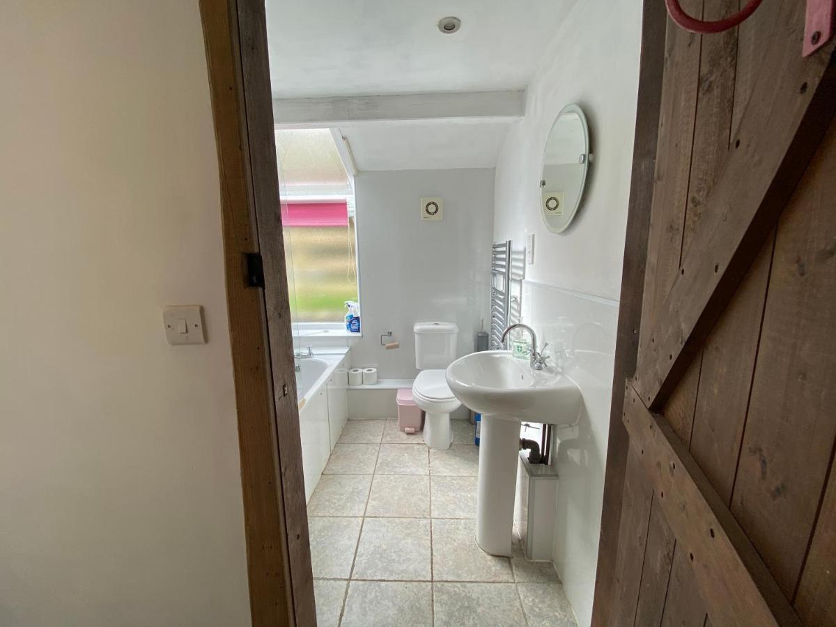 Вилла Beautiful Secluded Farmhouse With Hot Tub Бармут Экстерьер фото