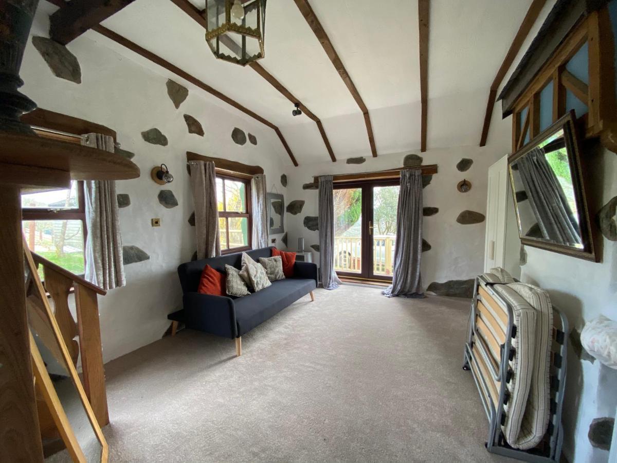 Вилла Beautiful Secluded Farmhouse With Hot Tub Бармут Экстерьер фото